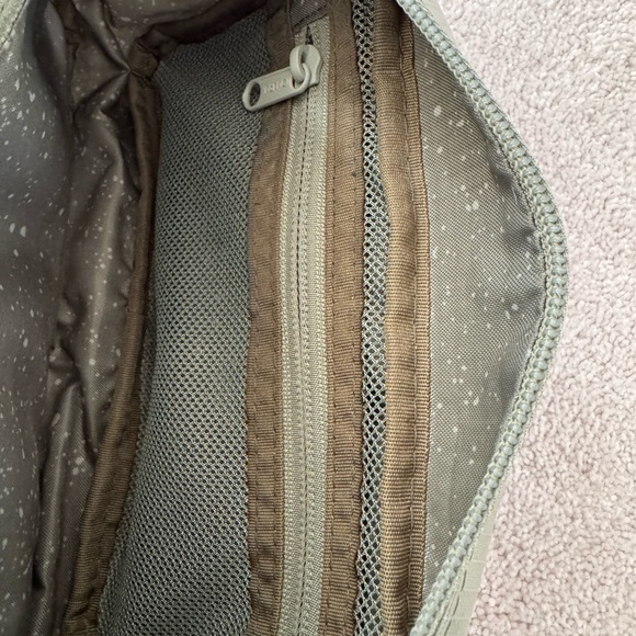 Calpak Terra Sling - Juniper Green - Picture 9 of 12